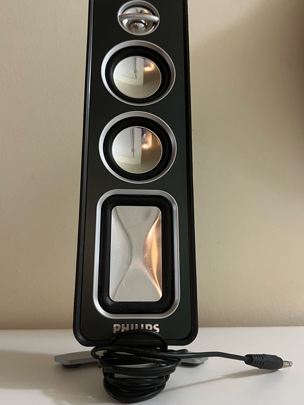 Philips Computer Speaker (second one for free)